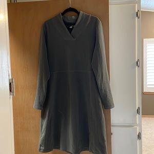 Sahalie butter fleece dress. Gray, size Large